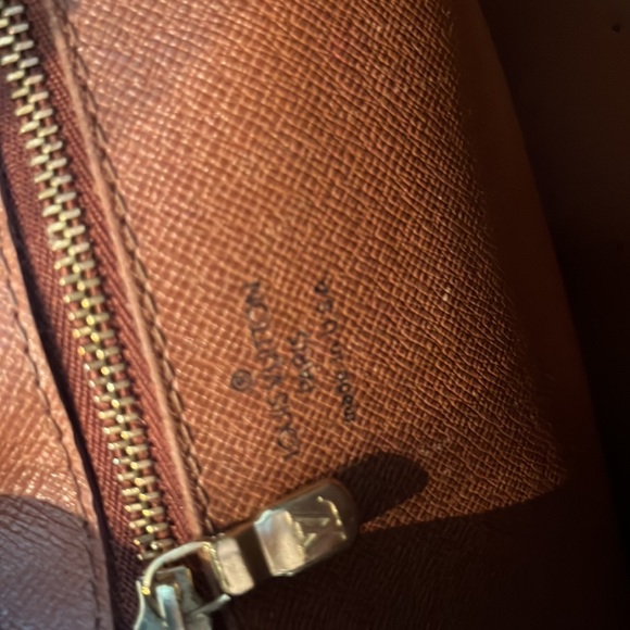 Louis Vuitton TROCADÉRO LEATHER CROSSBODY BAG - Picture 9 of 16